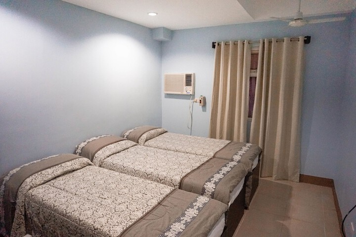 Room 13 of 37