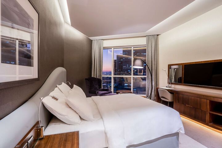 Room 28 of 277