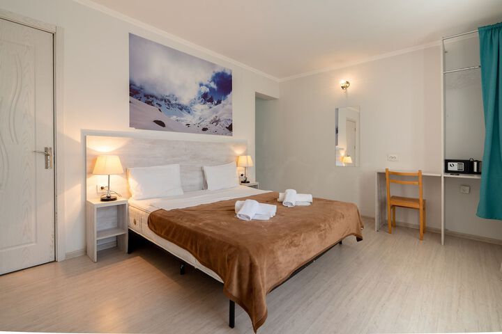 Room 14 of 64