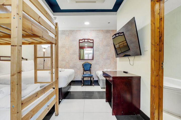 Room 60 of 103