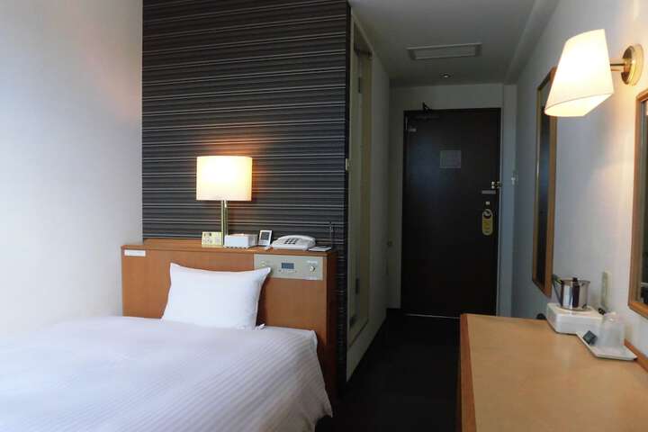 Room 6 of 39