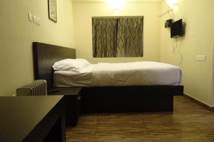 Room 3 of 5