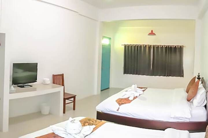 Room 7 of 38