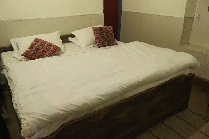 Room 7 of 17