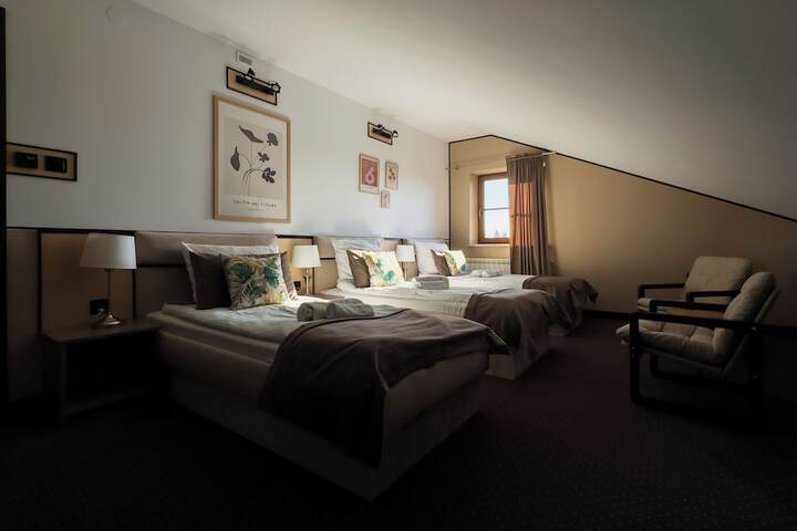 Room 23 of 66