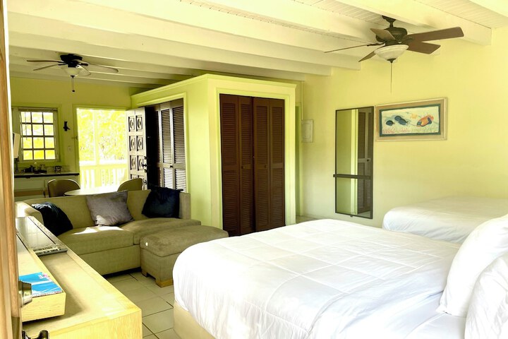 Room 42 of 111