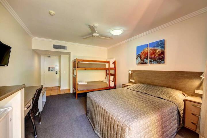 Room 6 of 34