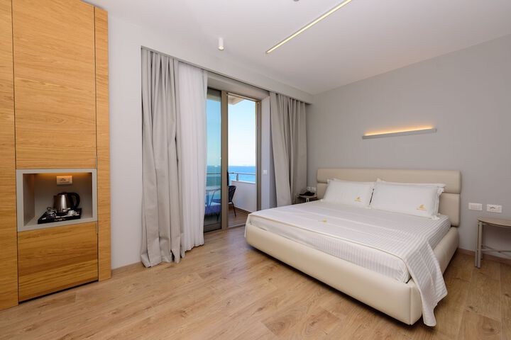 Room 12 of 35