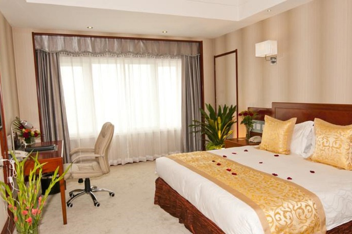 Room 9 of 27