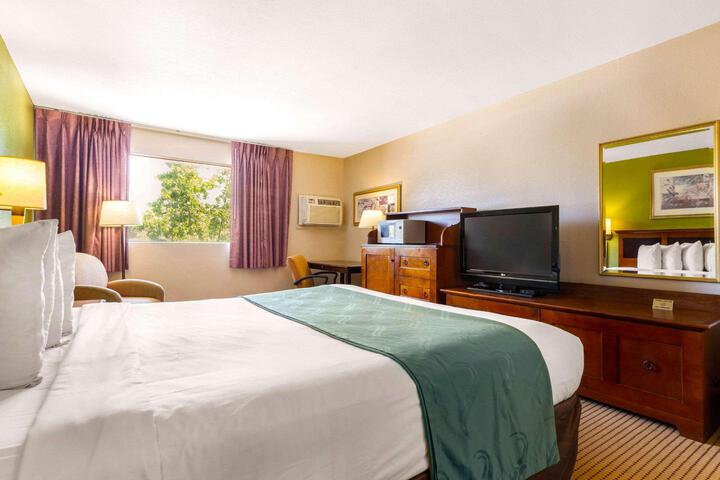 Standard | King Bed (1 of 16)