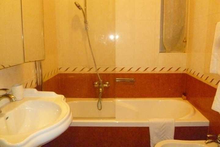 Room 15 of 29