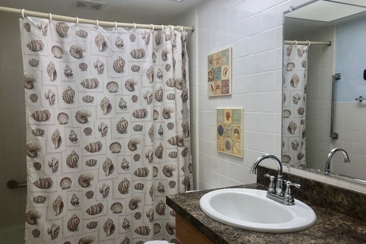 Room 125 of 164