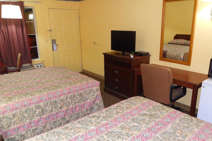 2 Double Beds (2 of 4)