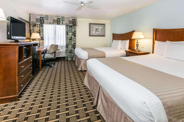 1 King Bed (9 of 10)