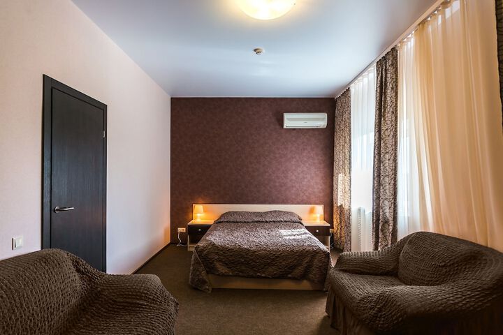 Room 10 of 122