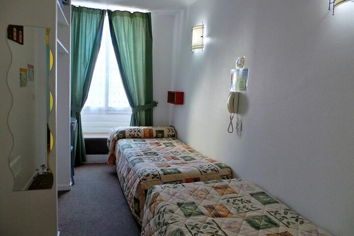Room 16 of 35