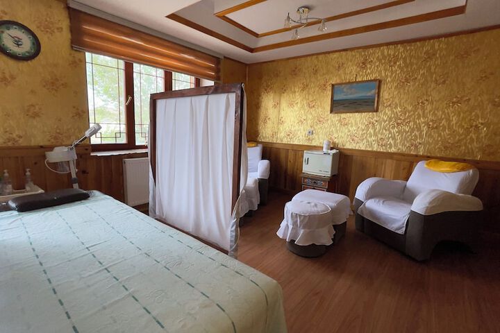 Spa 16 of 26