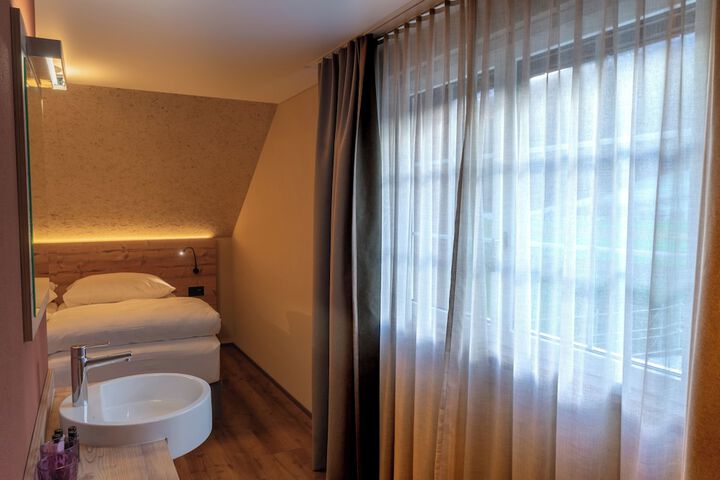 Room 53 of 125