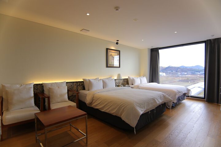 Room 17 of 190