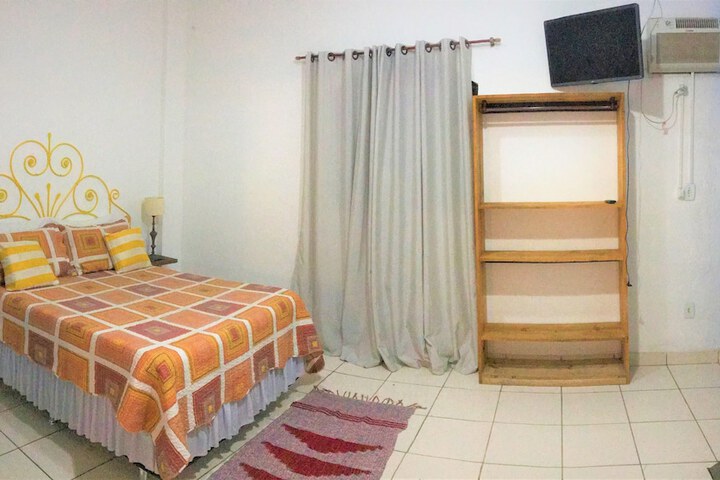 Room 7 of 102
