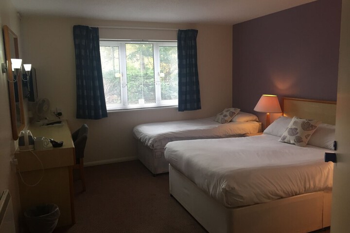 Room 12 of 34