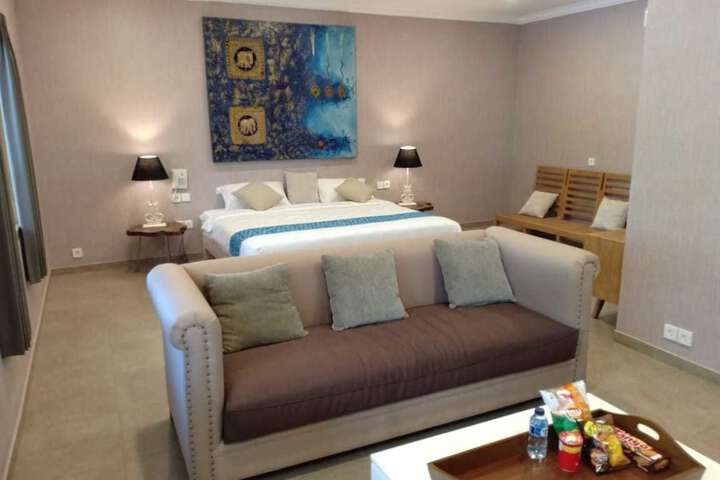 Room 17 of 90