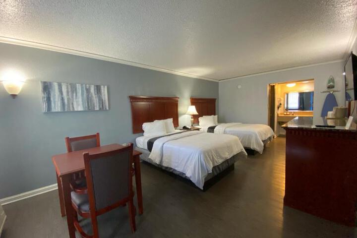 2 Double Beds (5 of 7)