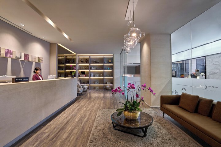 Entrance & Lobby