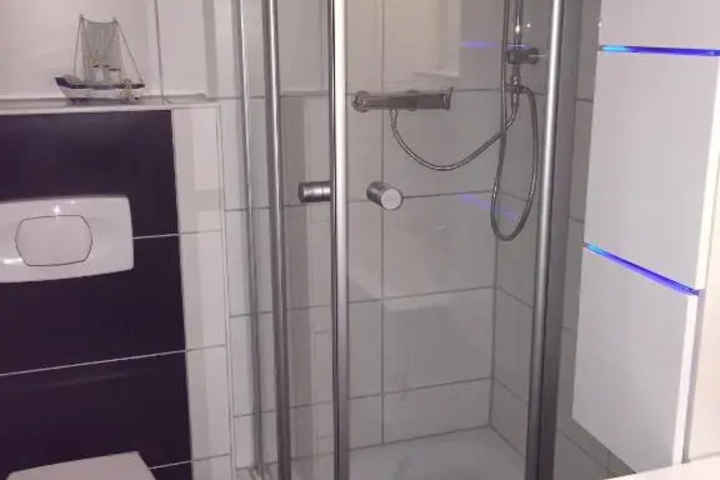 Room 6 of 14