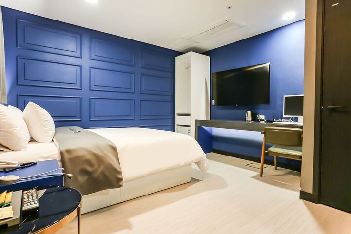 Room 127 of 165