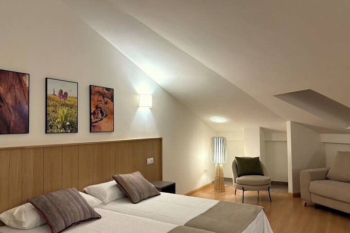 Room 8 of 32