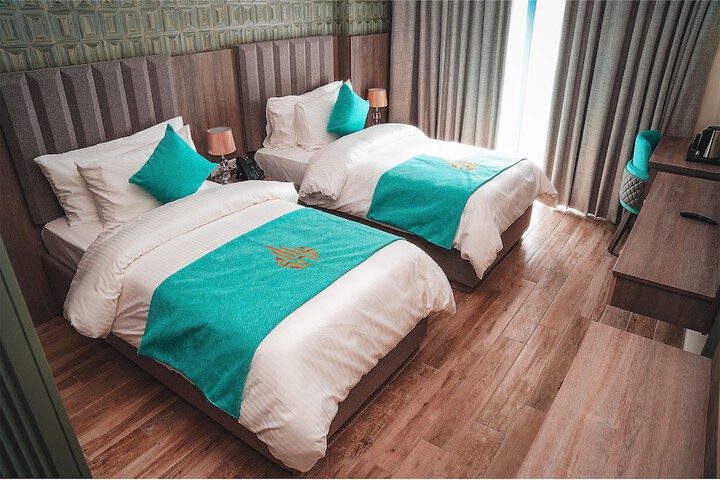 Room 4 of 42