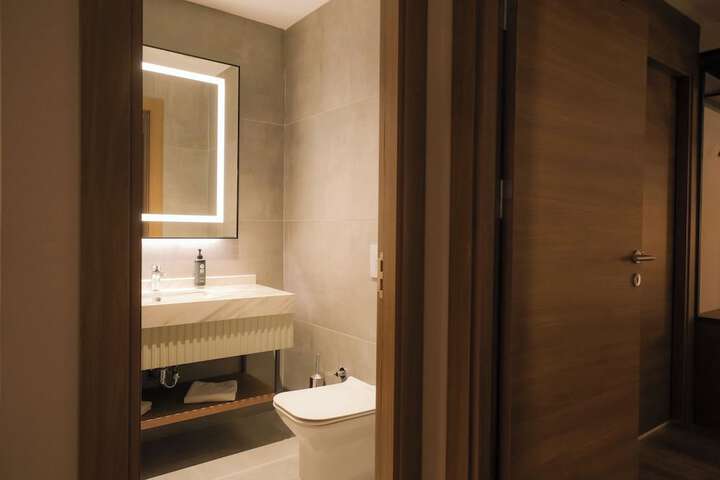 Room 13 of 68