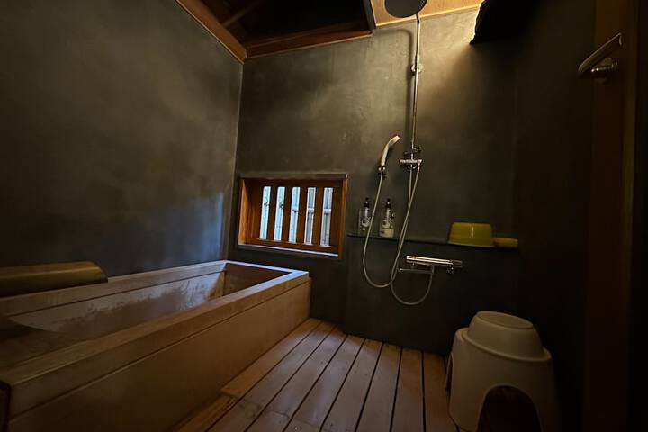 Room 44 of 61
