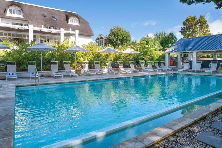 Pool 180 of 517
