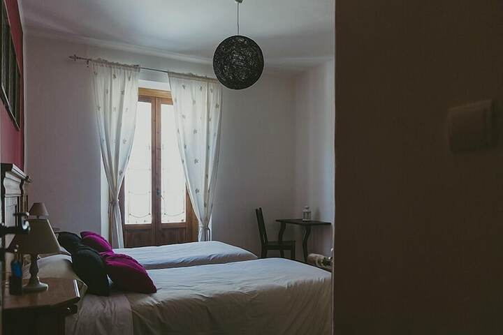 Room 10 of 24