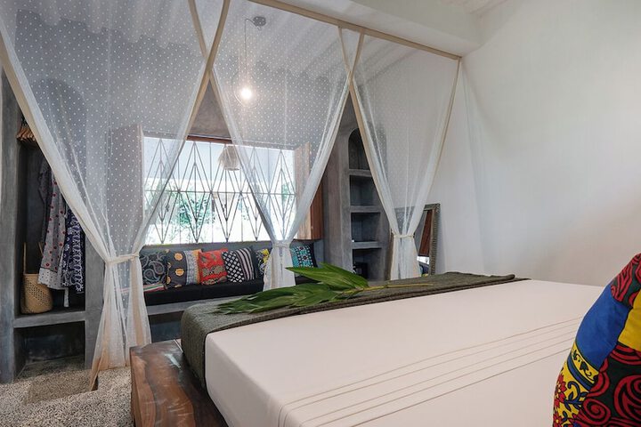 Room 2 of 89