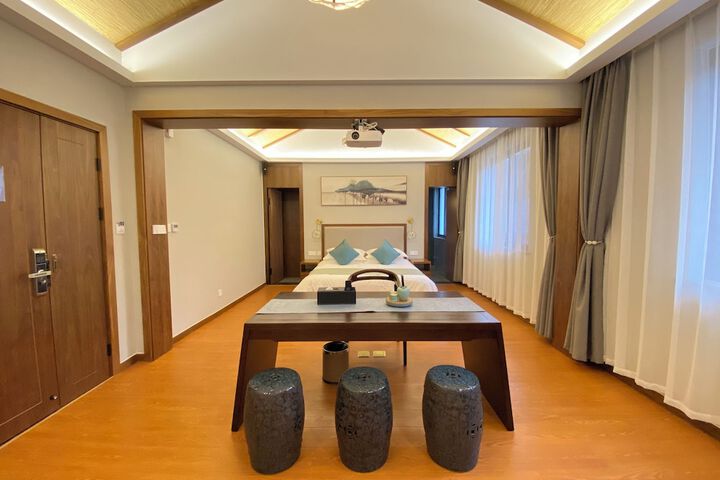 Room 11 of 118