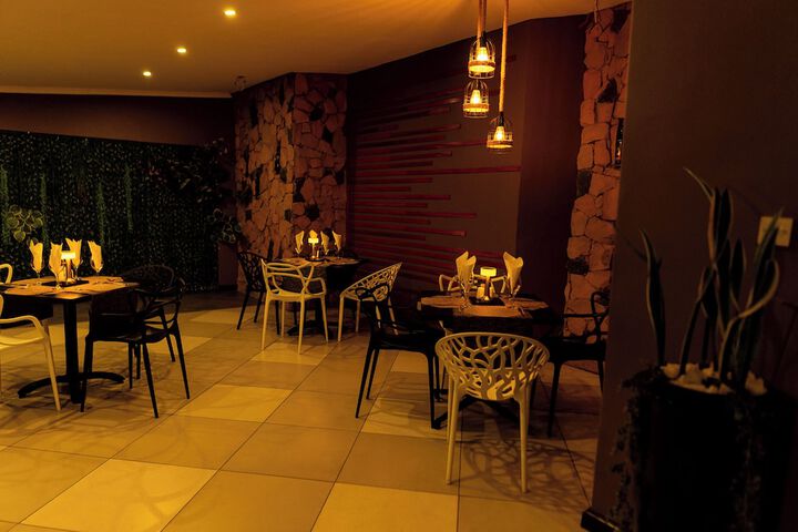 Dining 43 of 67