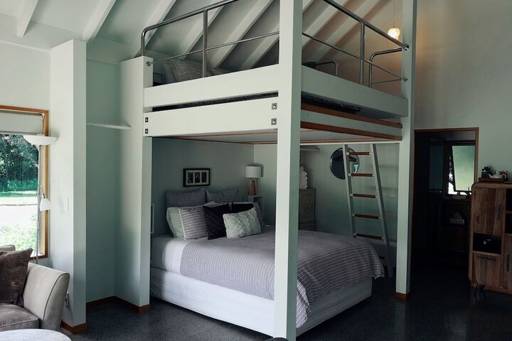 Room 6 of 24