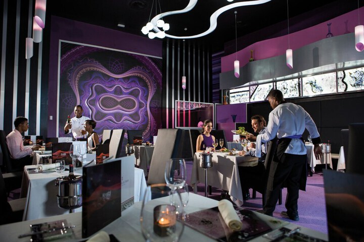 Dining 52 of 99