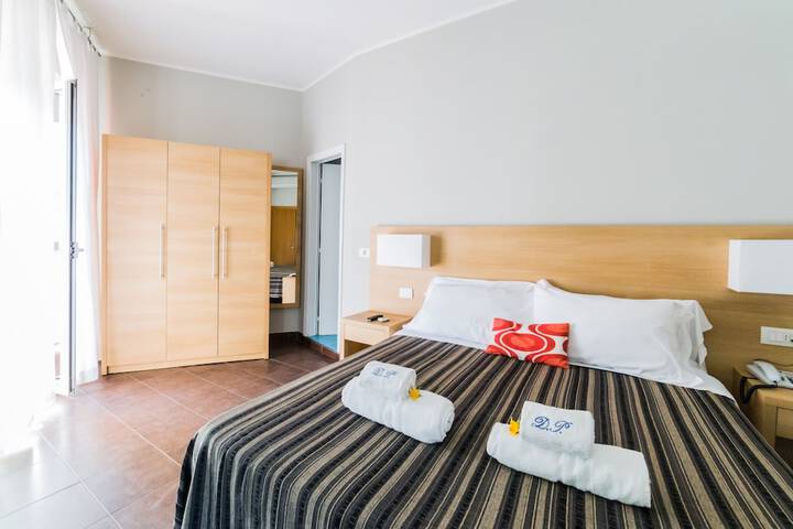 Room 5 of 35