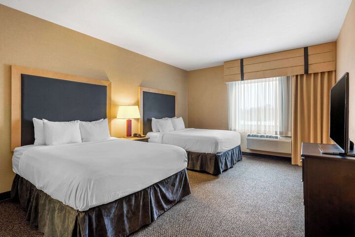 1 King Bed Suite (13 of 25)