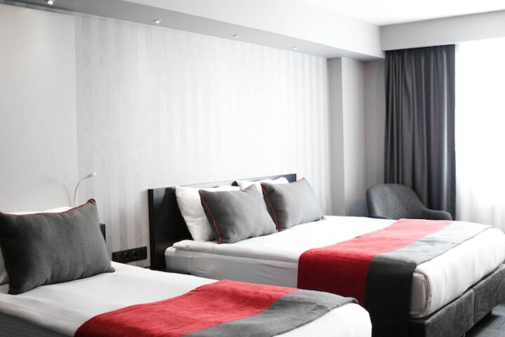 Room 12 of 85