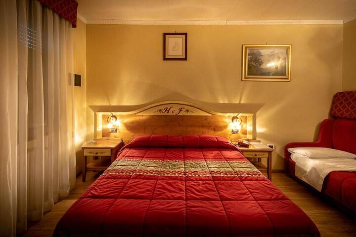 Room 16 of 46