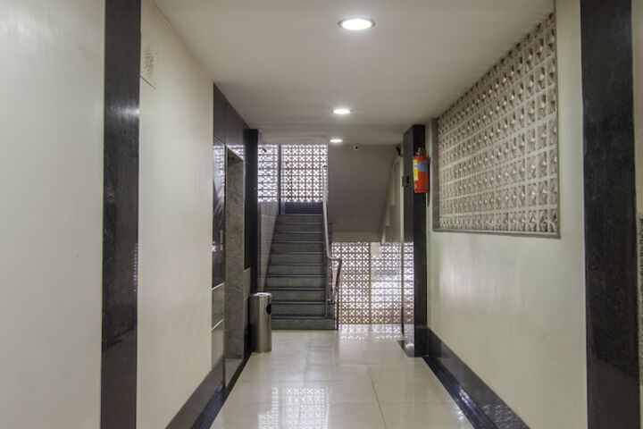 Ballroom/Hall 8 of 15