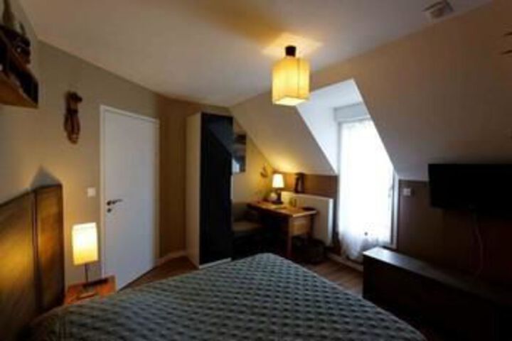 Room 27 of 37