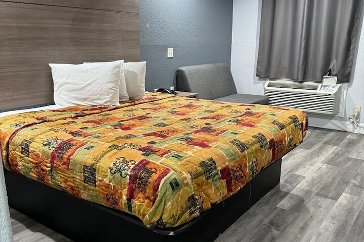 Room 8 of 21