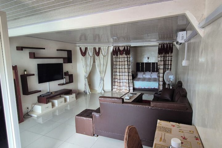 Room 5 of 27