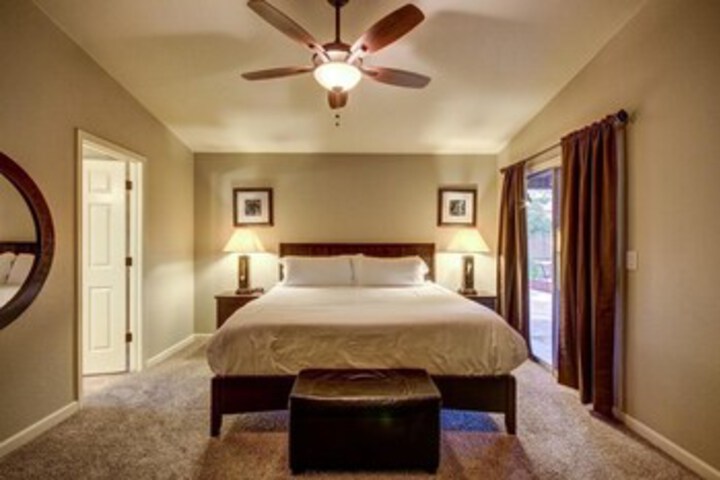 Room 9 of 17